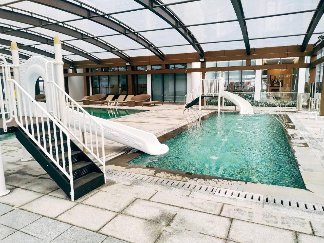Hi-Home Suites - Vinhomes Metropolis ハノイ市 エクステリア 写真