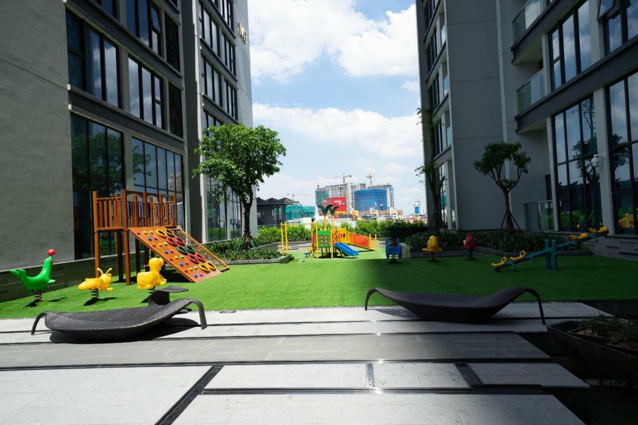 Hi-Home Suites - Vinhomes Metropolis ハノイ市 エクステリア 写真