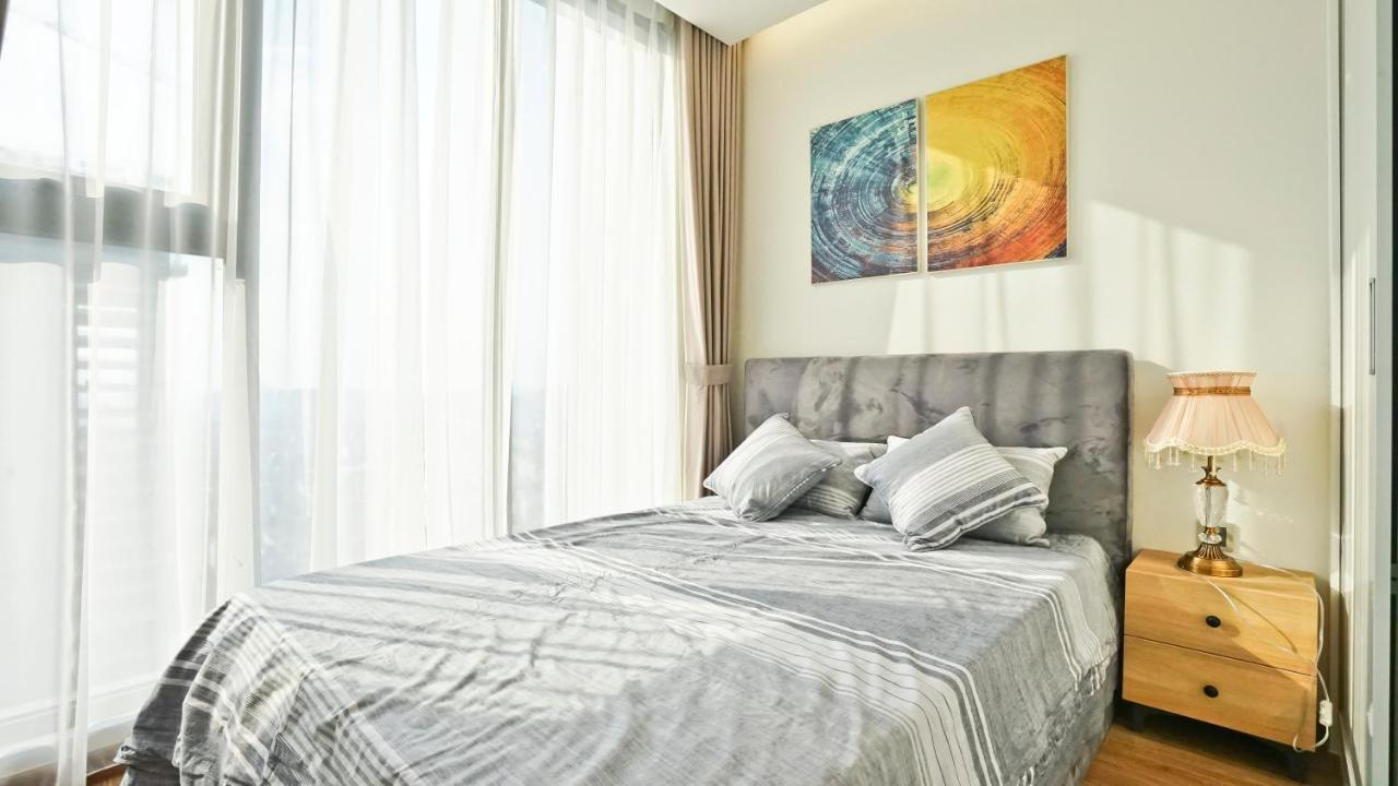 Hi-Home Suites - Vinhomes Metropolis ハノイ市 エクステリア 写真